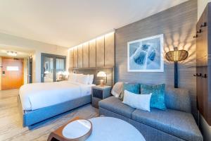 Updated Pet Friendly Monache Studio with Views!