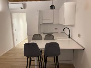 Manzoni bilocale con doppi servizi piano terra