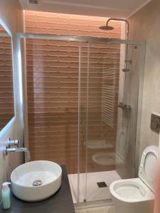 Manzoni bilocale con doppi servizi piano terra