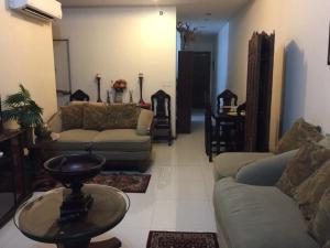 Venice Apartments in McKinley Hill BGC Taguig with Netflix and WiFi