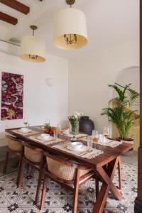 La Branca, Luxurious 4 BHK villas near Peaceful Morjim Beach, with Private Pool, Big Garden, Security, Kitchen, Wifi, Terrace by The Blue Kite