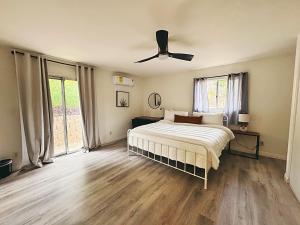 Pet friendly Spacious 3Bed with HUGE Back Yard