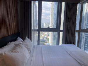 Uptown Parksuites Apartments Tower 1 BGC by PH Staycation
