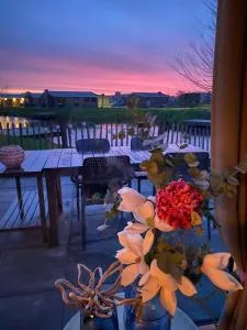Elegantes Chalet am Wasser mit Steg Klimaanlage Ferienhaus am See Niederlande - Kamperveen