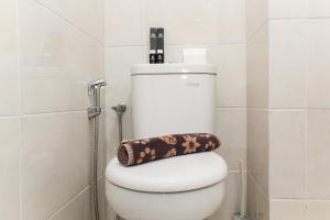Nice and Comfort Studio Apartment at Mustika Golf Residence By Travelio