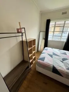 Room near to Melbourne Airport & Train Station - Greenvale