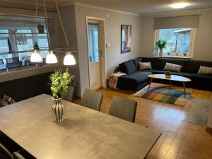 Stort hus, underbar utsikt & 3 min till Isaberg!