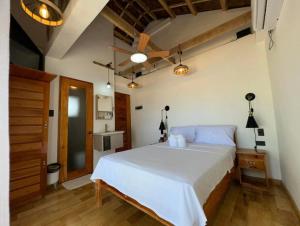 Hydrogen Beach Bar and Resort