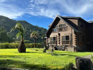 HIDEAWAYMountainLodge