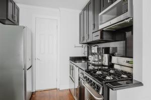 Blueground Midtown West nr park sq NYC-1700