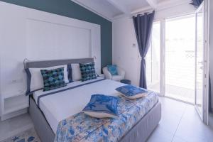 Capo Norax chambre de luxe avec jacuzzi à 250m de la mer