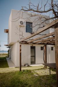 Pelagos Paradise Seafront Studio by Booking Kottas