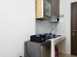 Elegant and Comfy 1BR Apartment at Northland Ancol By Travelio