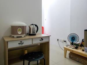 Elegant and Comfy 1BR Apartment at Northland Ancol By Travelio