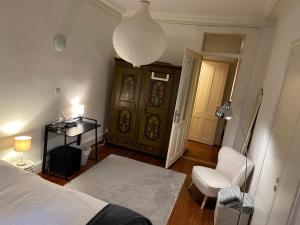 Grande chambre au bord du lac
