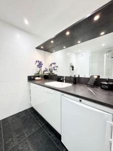 Appartements Luxury T2 de standing - Vue mer 180 : photos des chambres