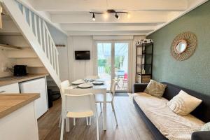 Maisons de vacances Maisonnette neuve - 700m des plages - Piscine : photos des chambres