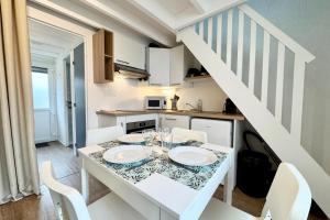 Maisons de vacances Maisonnette neuve - 700m des plages - Piscine : photos des chambres