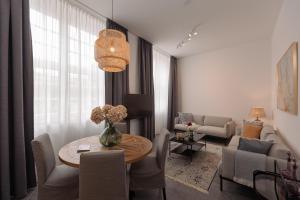 Suite Nr 5 - J26 LUXURY APARTMENT, Jauniela 26 Old Riga - Great View & Top Location - 2 Bedrooms - 80 m2