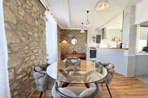 Spacious contemporary duplex - Harbour view