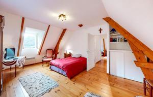 Maisons de vacances Nice Home In Louvie-Soubiron : photos des chambres