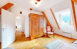 Maisons de vacances Nice Home In Louvie-Soubiron : photos des chambres