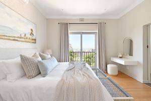 Stylish 2 Bedroom Ensuite Apt with Beautiful Views