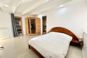 Maisons de vacances Spacieuse longere archi cosy - Jardin : photos des chambres