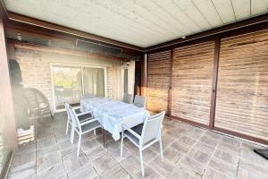 Maisons de vacances Spacieuse longere archi cosy - Jardin : photos des chambres