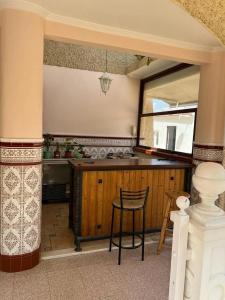 Villa Iluminada con chimenea, barbacoa y piscina cerca Playa