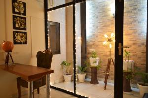 Spacious 2BHK with big bedrooms and kitchen 7