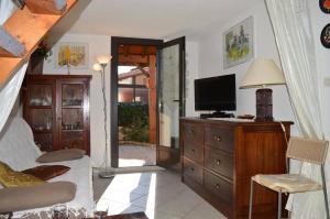 Maison 3 pièces 6 couchages SAINT CYPRIEN SC040-014