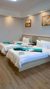 G.C ROYAL HOTEL - Kokrobite