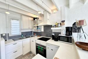 Maisons de vacances Maisonnette 300m des plages - Piscine chaufee : photos des chambres