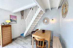 Maisons de vacances Maisonnette 300m des plages - Piscine chaufee : photos des chambres