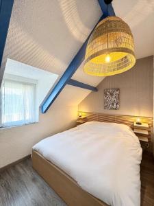 Maisons de vacances Maisonnette 300m des plages - Piscine chaufee : photos des chambres