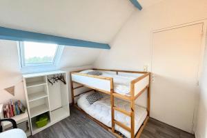 Maisons de vacances Maisonnette 300m des plages - Piscine chaufee : photos des chambres