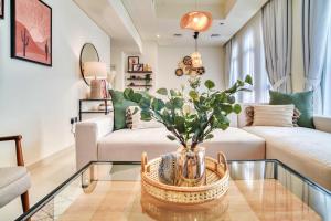 Amazing Private Pool 4 Bedroom House - Damac Hills 2 Dubai Land