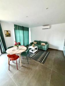 Appartements Les Oliviers : photos des chambres