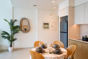 Cozy 1-BR in the heart of Dubai with skyline views