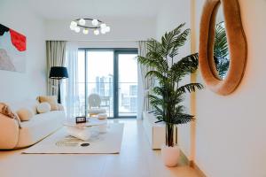 Cozy 1-BR in the heart of Dubai with skyline views