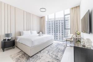 Modern 1BR for 4 with Breathtaking Lagoon Views