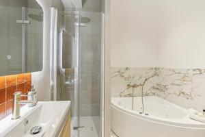 Lavie Maison Hot Tub and AC Near Arc de Triomphe