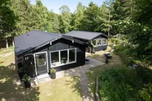 Cozy Summerhouse In An Incredibly Scenic Location - Helberskov