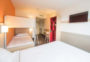 Hotels B&B HOTEL Gap : Chambre Quadruple