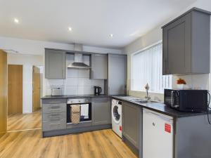 Warm Dundonald Apartment