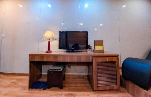 Khách sạn Thế Kỷ Mới