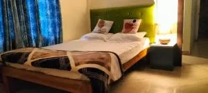 Pinks homestay AC Rs 400 per day - Khānāpāra