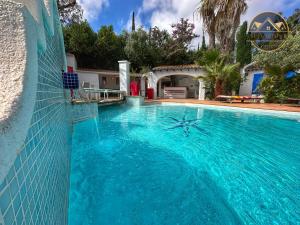 Villas MAS M - Villa d-exception - Piscine - Jeux Enfants - BBQ - Plancha - Cheminee - Calme - 5 Chambres - SUDSEJOURCONCIERGERIE : photos des chambres