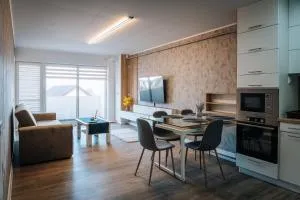 Apartament spațios cu magazin si bus - Baciu
